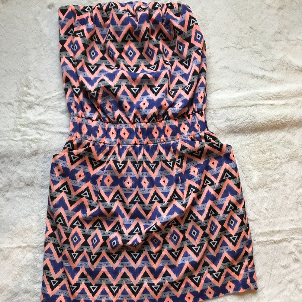 Strapless patterned dress by Collective Concepts